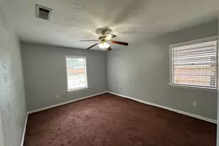 10622 Norton Dr, Houston, TX 77043 - Photo 19