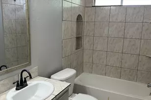 10622 Norton Dr, Houston, TX 77043 - Photo 7