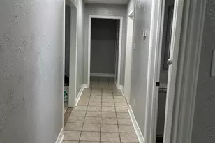 10622 Norton Dr, Houston, TX 77043 - Photo 5