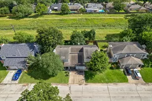10028 Spring Pl Dr, Houston, TX 77070 - Photo 3