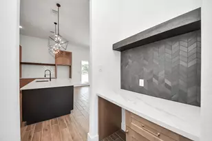 339 Hunter Ct, Rosharon, TX 77583 - Photo 9