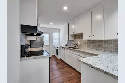 5230 Arboles Drive #4, Houston, TX 77035 - Photo 13
