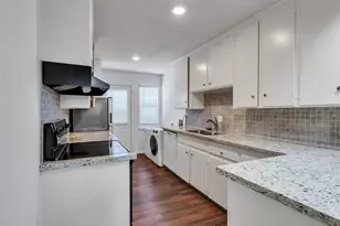 5230 Arboles Dr, Houston, TX 77035 - Photo 13