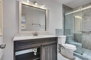 5230 Arboles Dr, Houston, TX 77035 - Photo 23