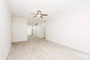 10051 Westpark Dr, Houston, TX 77042 - Photo 27