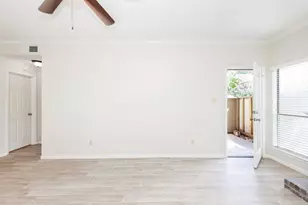 10051 Westpark Dr, Houston, TX 77042 - Photo 25