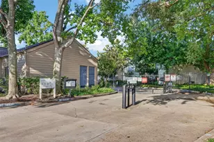 10051 Westpark Dr, Houston, TX 77042 - Photo 23
