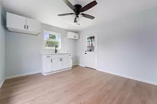 7006 Sherman St, Houston, TX 77011 - Photo 29