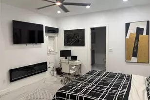 1820 N MacGregor Way, Houston, TX 77023 - Photo 9