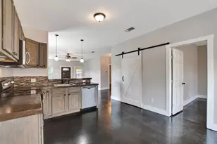 2546 16th St, Hempstead, TX 77445 - Photo 17