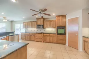 320 Lakefront Dr, Onalaska, TX 77360 - Photo 7