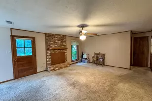 229 Hickory Dr, Huntsville, TX 77340 - Photo 7