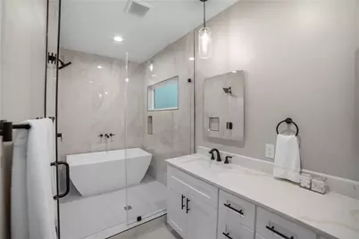 410 E 41st Street, Houston, TX 77022 - Photo 13