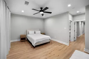 410 E 41st St, Houston, TX 77022 - Photo 9