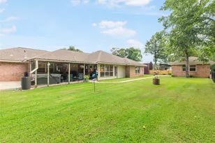 125 Golfview Dr, Hilltop Lakes, TX 77871 - Photo 11