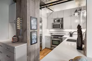 204 Travis St, Houston, TX 77002 - Photo 13