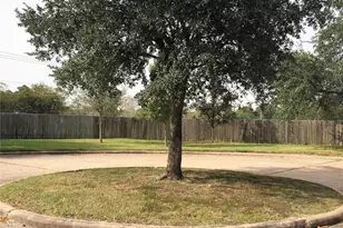 12202 Gainsborough Dr, Houston, TX 77031 - Photo 7