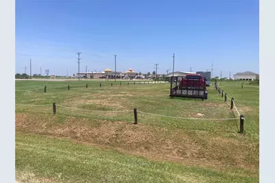 992 Meynig, Crystal Beach, TX 77650 - Photo 3