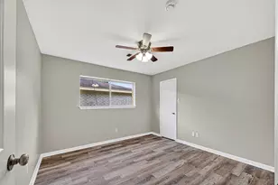 1303 Bayou Dr, Alvin, TX 77511 - Photo 25