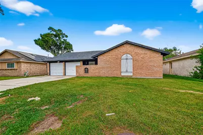 1303 Bayou Drive, Alvin, TX 77511 - Photo 3