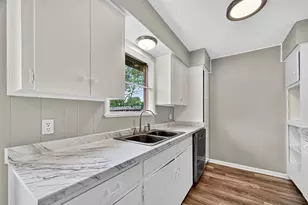 1303 Bayou Dr, Alvin, TX 77511 - Photo 13