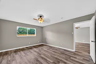 1303 Bayou Dr, Alvin, TX 77511 - Photo 17