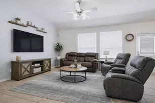 658 W Linnwood Dr, New Caney, TX 77357 - Photo 7