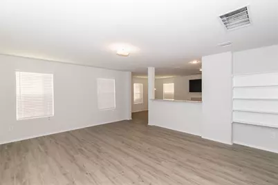 8631 Doris Oaks Circle, Houston, TX 77028 - Photo 5