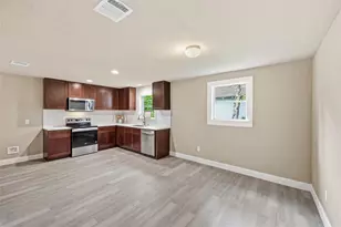 3930 Hartel St, Beaumont, TX 77705 - Photo 11