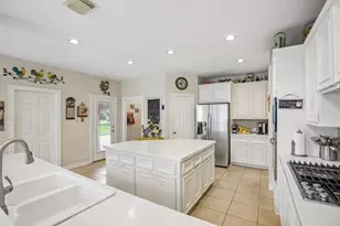 2908 Park Bend Dr, Friendswood, TX 77546 - Photo 11