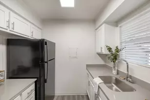 11715 S Glen Dr, Houston, TX 77099 - Photo 11