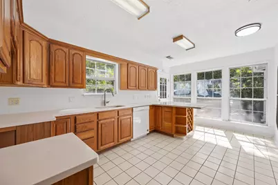 12 Dewthread Court, The Woodlands, TX 77380 - Photo 5