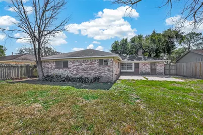 9326 Willow Meadow Drive, Houston, TX 77031 - Photo 37