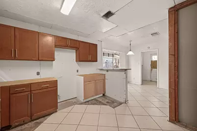 9326 Willow Meadow Drive, Houston, TX 77031 - Photo 17