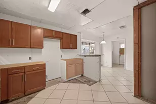 9326 Willow Meadow Dr, Houston, TX 77031 - Photo 17