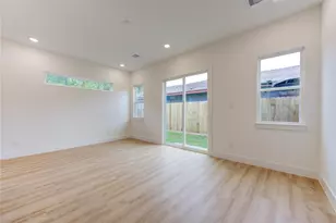 4029 Knoxville St, Houston, TX 77051 - Photo 9