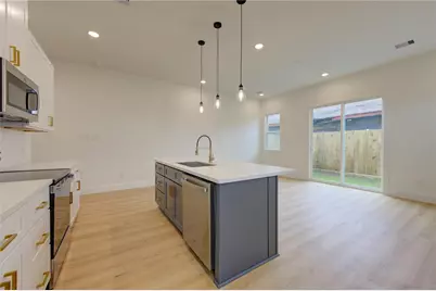 4029 Knoxville Street #B, Houston, TX 77051 - Photo 3
