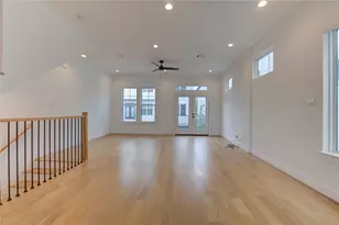 10926 Fire Creek Dr, Houston, TX 77043 - Photo 11