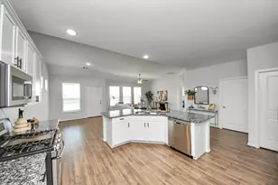 2326 Kelson Cove Dr, La Marque, TX 77568 - Photo 9