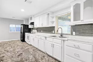 919 Corydon Dr, Houston, TX 77336 - Photo 5