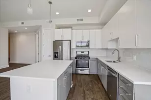 2000 Hughes Landing, The Woodlands, TX 77380 - Photo 3