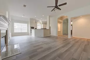 1315 Crescent Pkwy Ct, Houston, TX 77094 - Photo 9