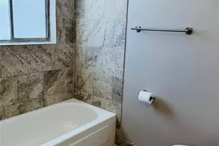 2121 Fountain View Dr, Houston, TX 77057 - Photo 17