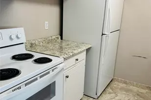 2121 Fountain View Dr, Houston, TX 77057 - Photo 9