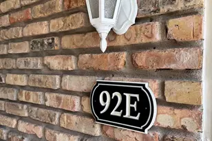 2121 Fountain View Dr, Houston, TX 77057 - Photo 3