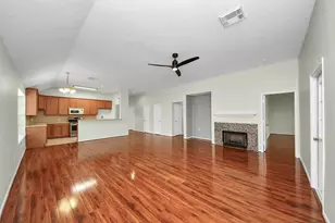 1103 Lake Shore Dr, Pearland, TX 77581 - Photo 9