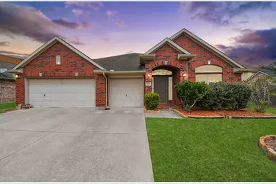 1103 Lake Shore Drive, Pearland, TX 77581 - Photo 1