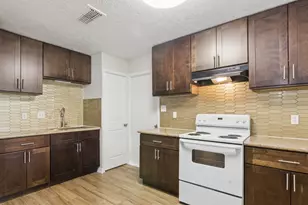 12514 Gotham Dr, Houston, TX 77089 - Photo 9