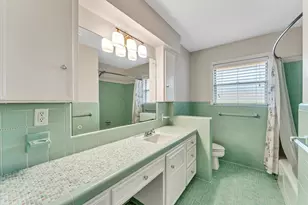 6327 Wynnwood Ln, Houston, TX 77008 - Photo 17