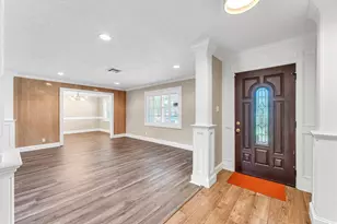 6327 Wynnwood Ln, Houston, TX 77008 - Photo 3